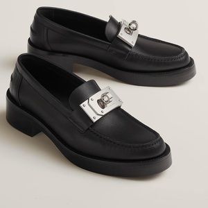 Hermes Hot Loafer
Noir Calfskin Leather brand new 37